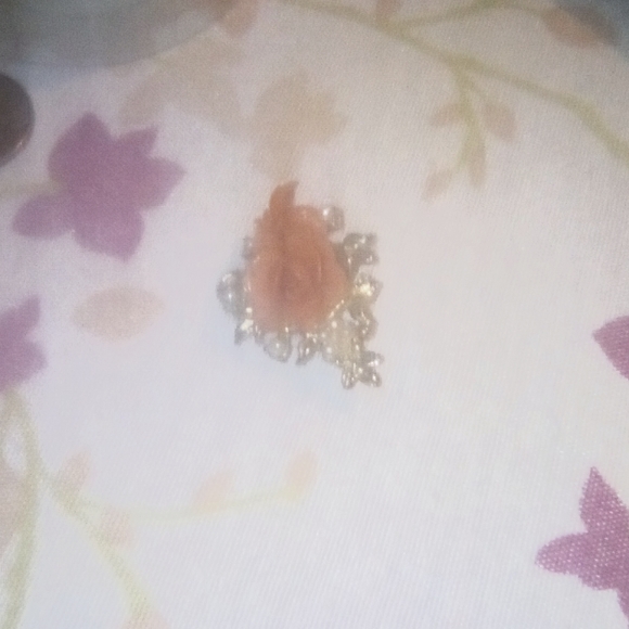 vintage pin rose with faux pearls - Picture 2 of 4